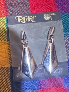 Vintage Trifari Silver Shiney Earrings